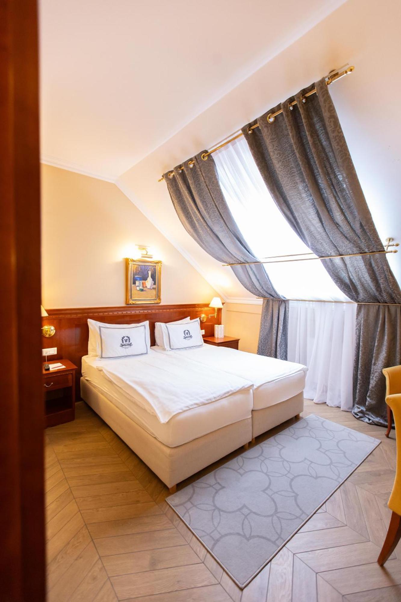 Hotel Waldinger Osijek Luaran gambar