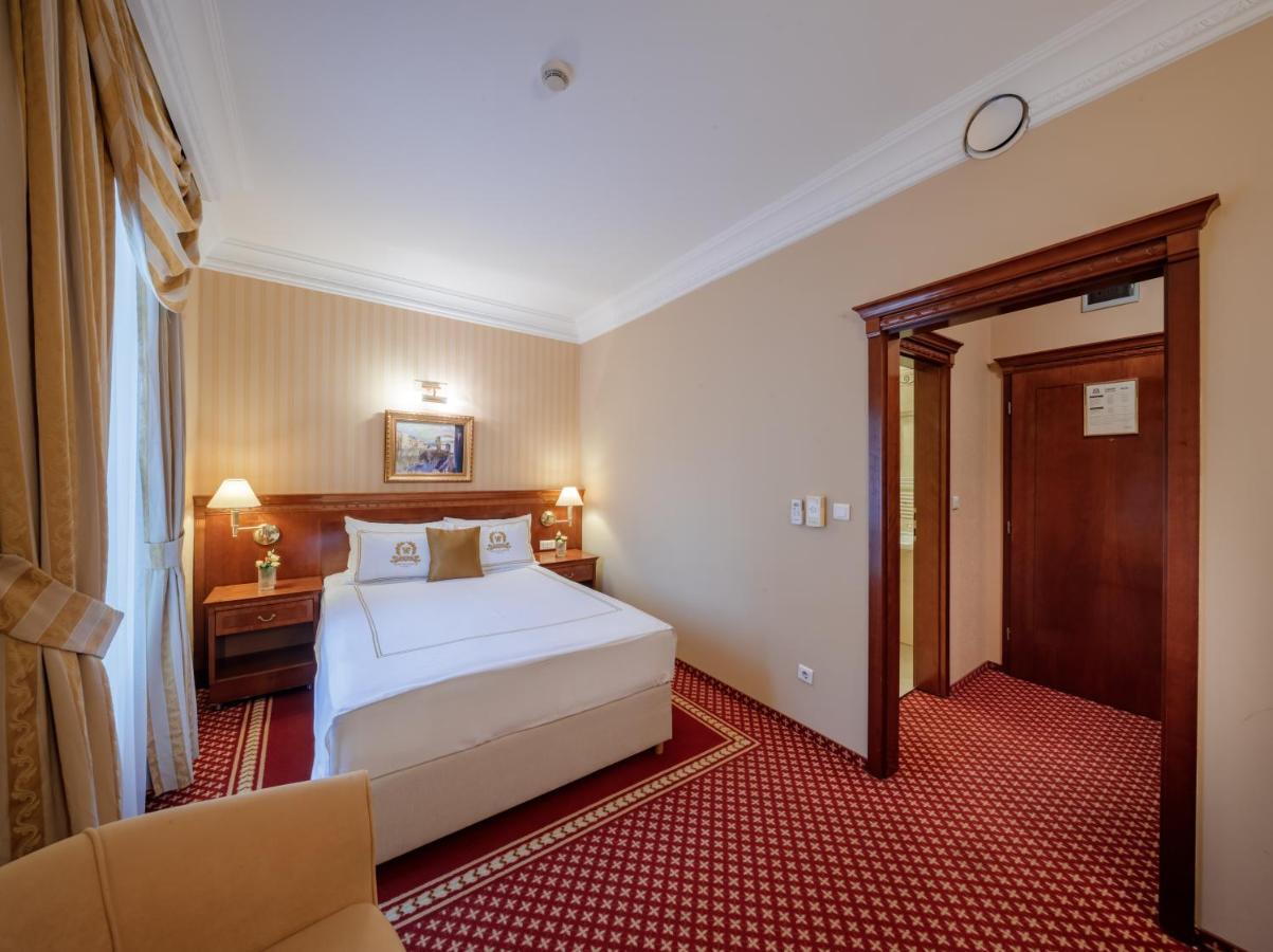Hotel Waldinger Osijek Luaran gambar