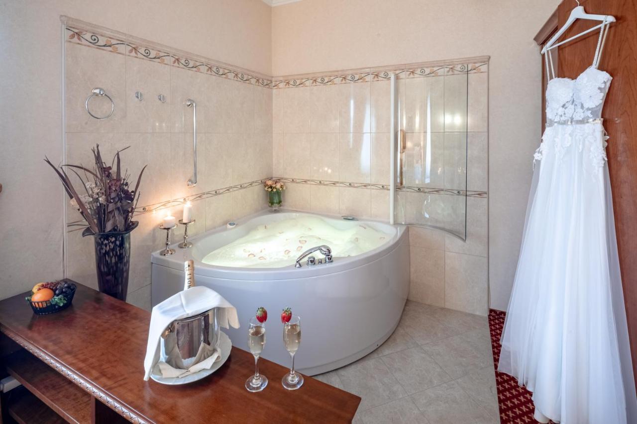 Hotel Waldinger Osijek Luaran gambar